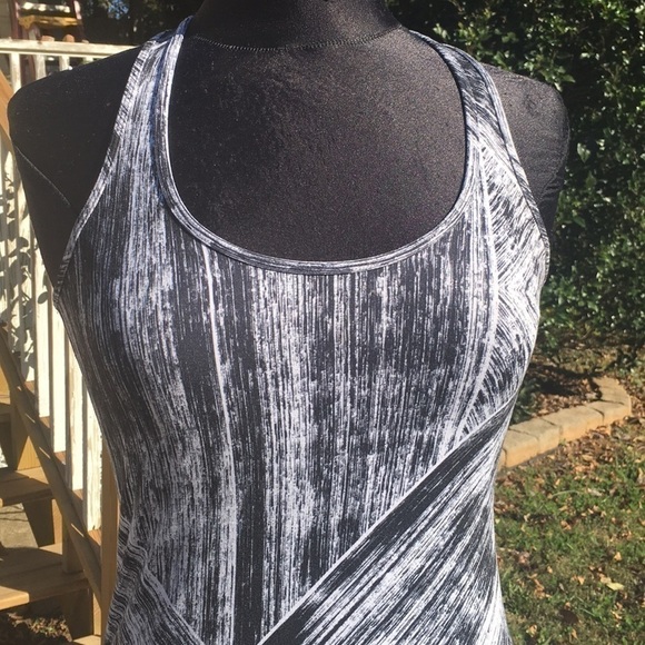 Lululemon  Racerback Heat Wave Black & White - Picture 8 of 9